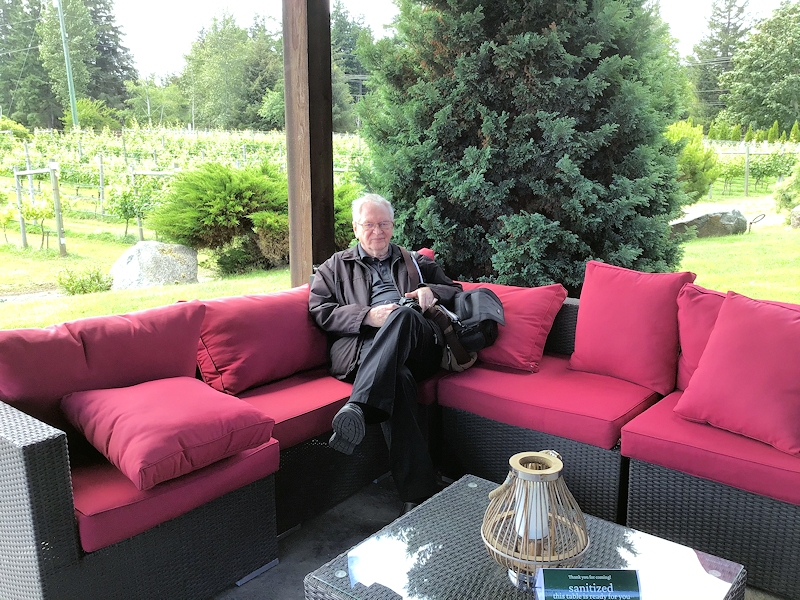 Robert A Bell at 4o Knots winery